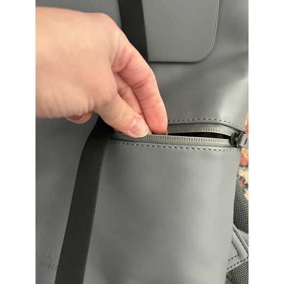 Swedish Gaston Luga Splash 2.0 Waterproof Laptop Gray Backpack Adjustable Straps - Picture 4 of 12